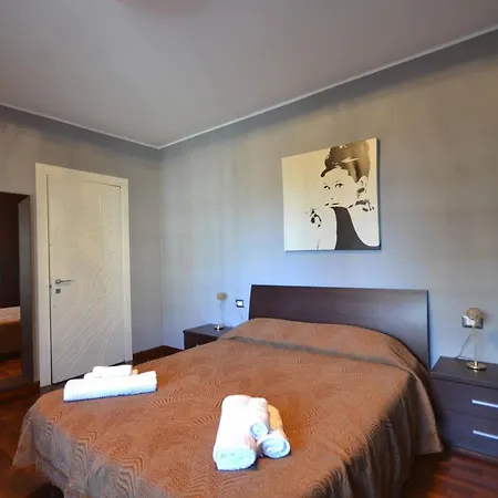 Lejlighed Spacious In With Terrace And Garden Vercelli