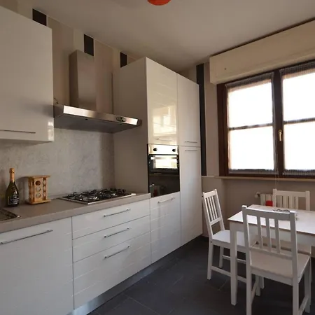 Appartamento Spacious In With Terrace And Garden *
