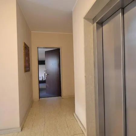 公寓 Spacious In With Terrace And Garden *