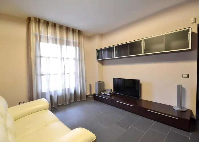 Spacious In With Terrace And Garden Apartment Vercelli