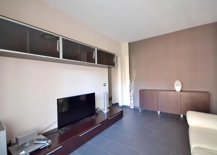 Spacious In With Terrace And Garden Vercelli