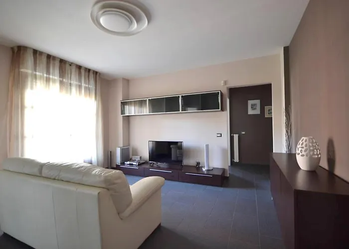 Spacious In With Terrace And Garden Apartment Vercelli