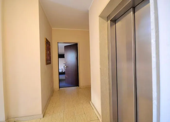 Spacious In With Terrace And Garden Apartment *