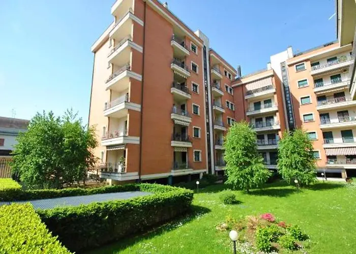 Spacious In With Terrace And Garden